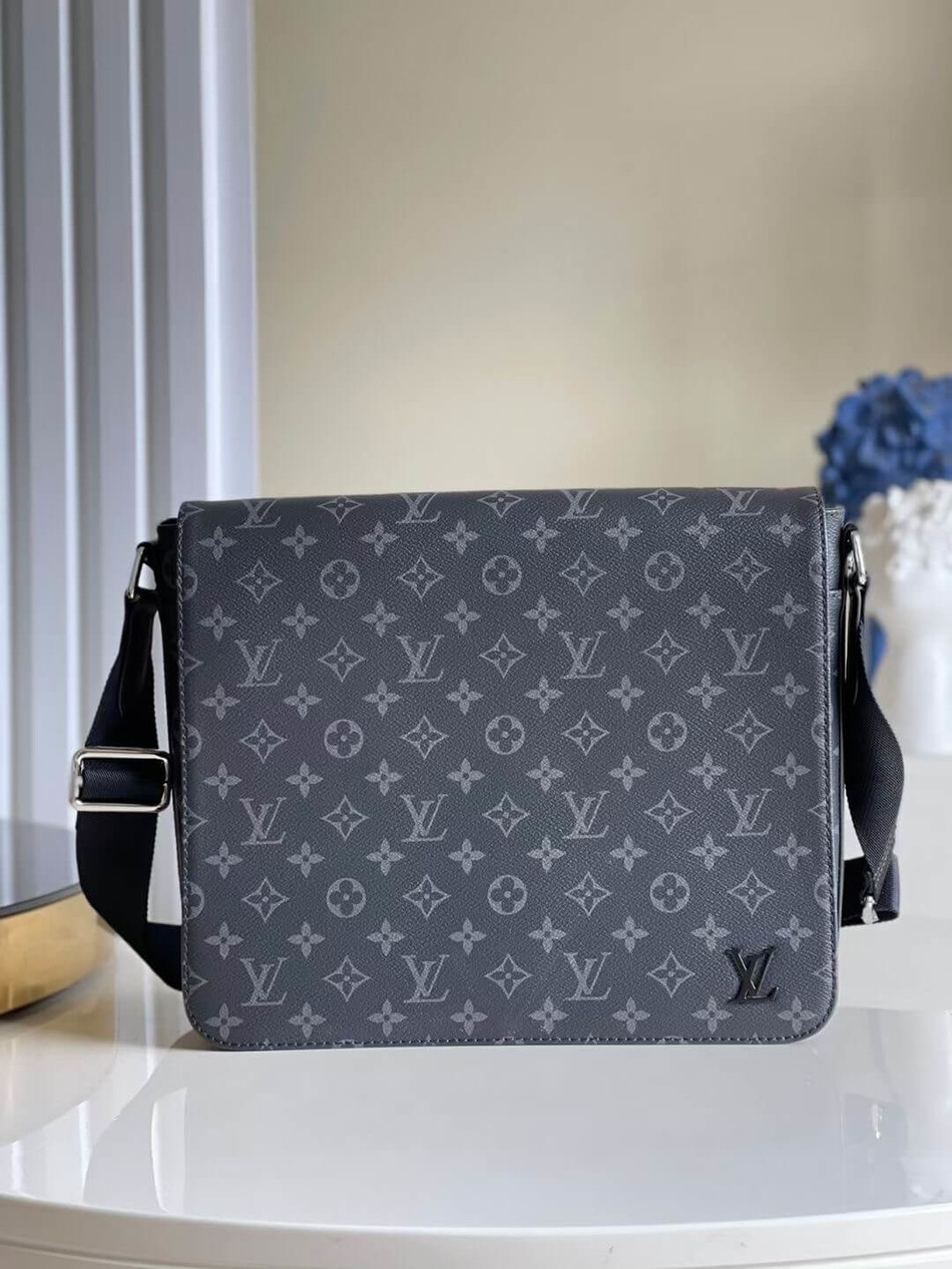 Louis Vuitton District MM Medium Messenger Bag M45271