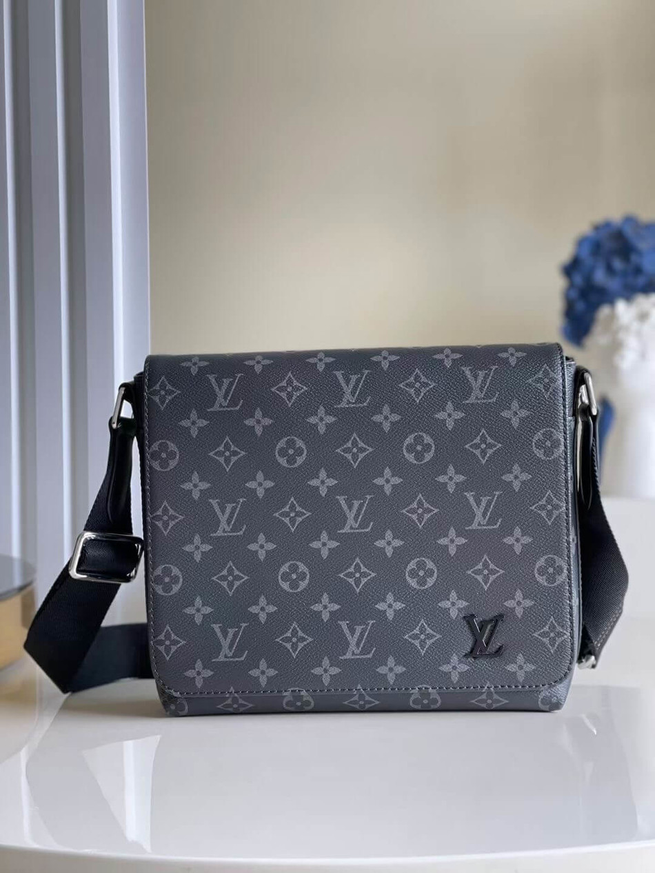 Louis Vuitton District PM Small Messenger Bag M45272