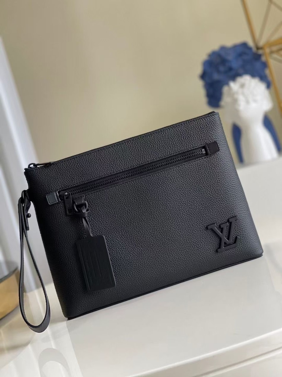 Louis Vuitton Aerogram Clutch M69837