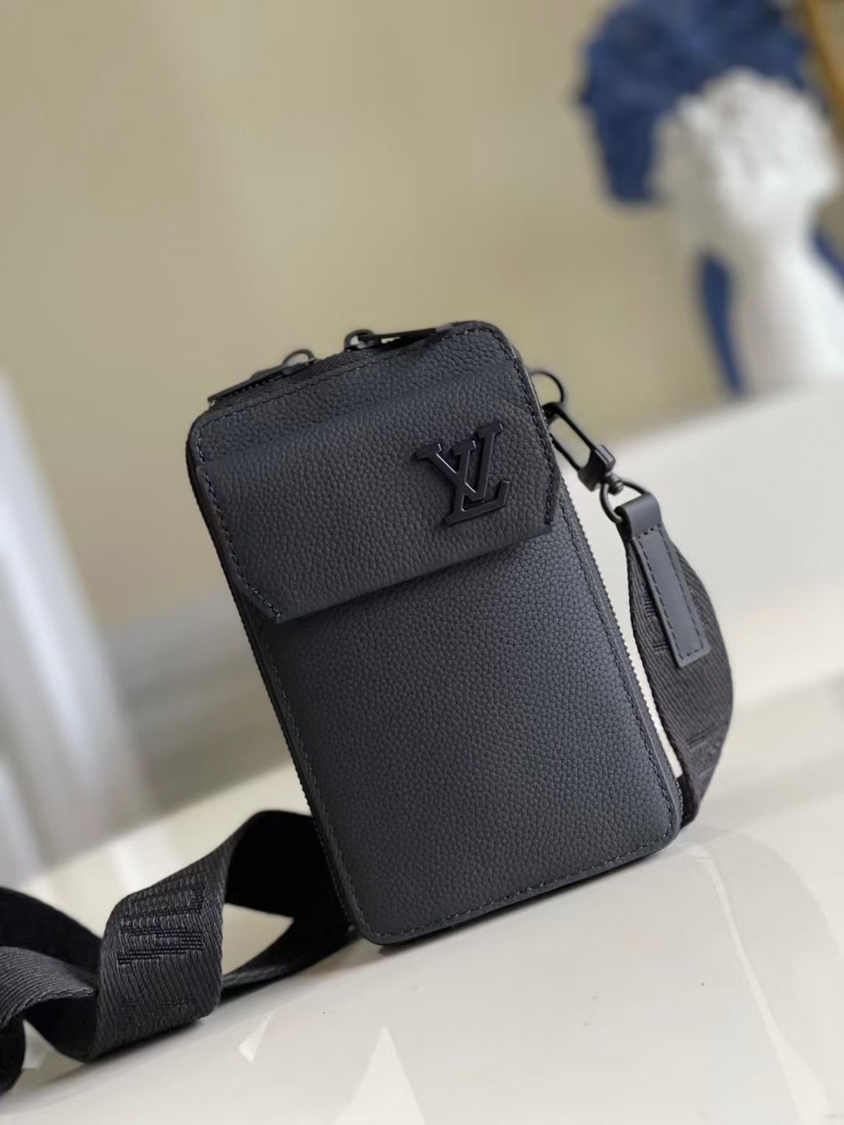 Louis Vuitton Phone Pouch H26 M57089