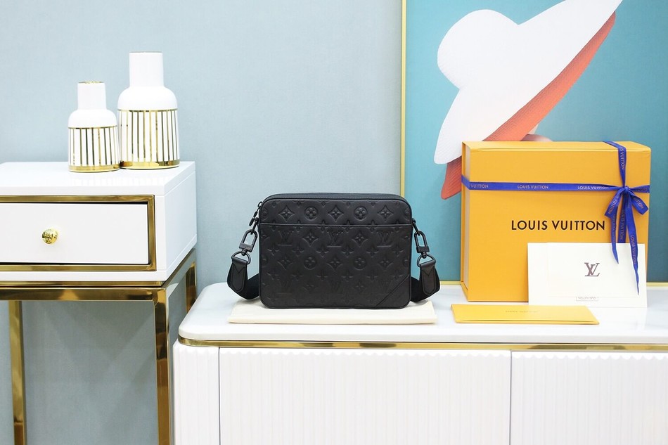 Louis Vuitton Duo Messenger messenger bag M69827
