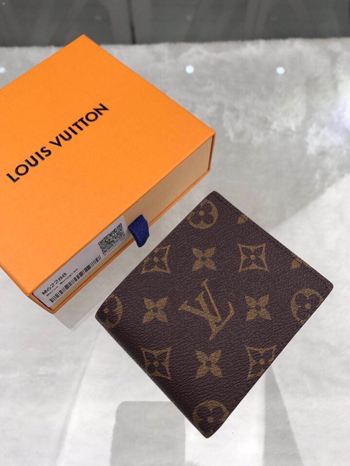 Louis Vuitton Marco wallet M62288
