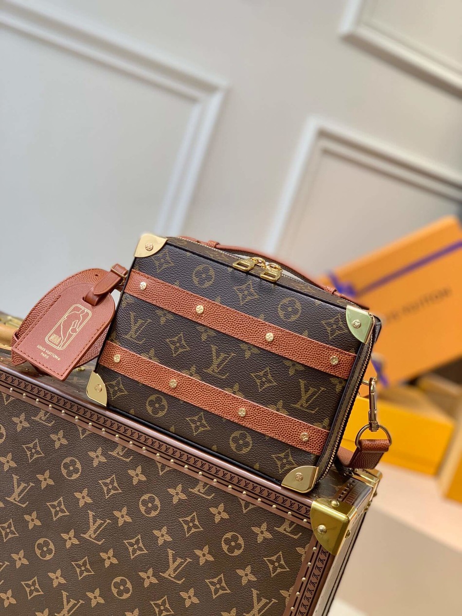Louis Vuitton x NBA Handle Trunk messenger bag M45785