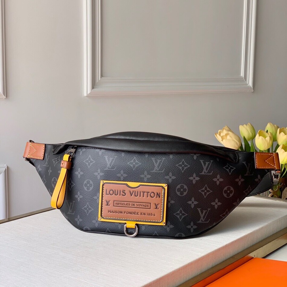 Louis Vuitton Discovery Bumbag M45220