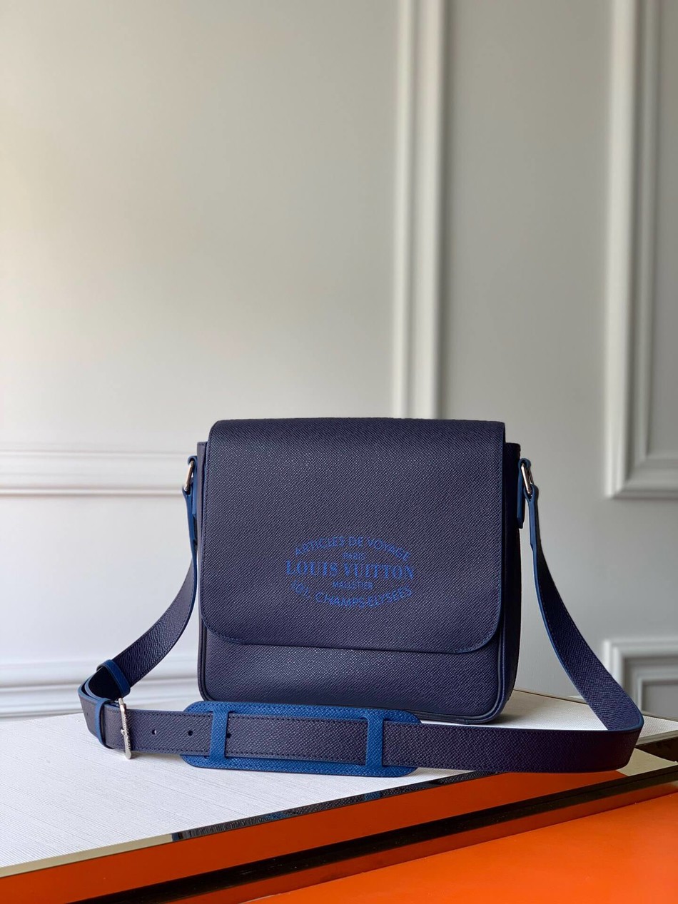 Louis Vuitton Roman Small Messenger Bag M30362