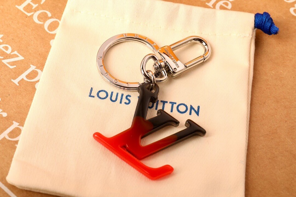 Louis Vuitton Spray Bag Charm And Key Holder M80216