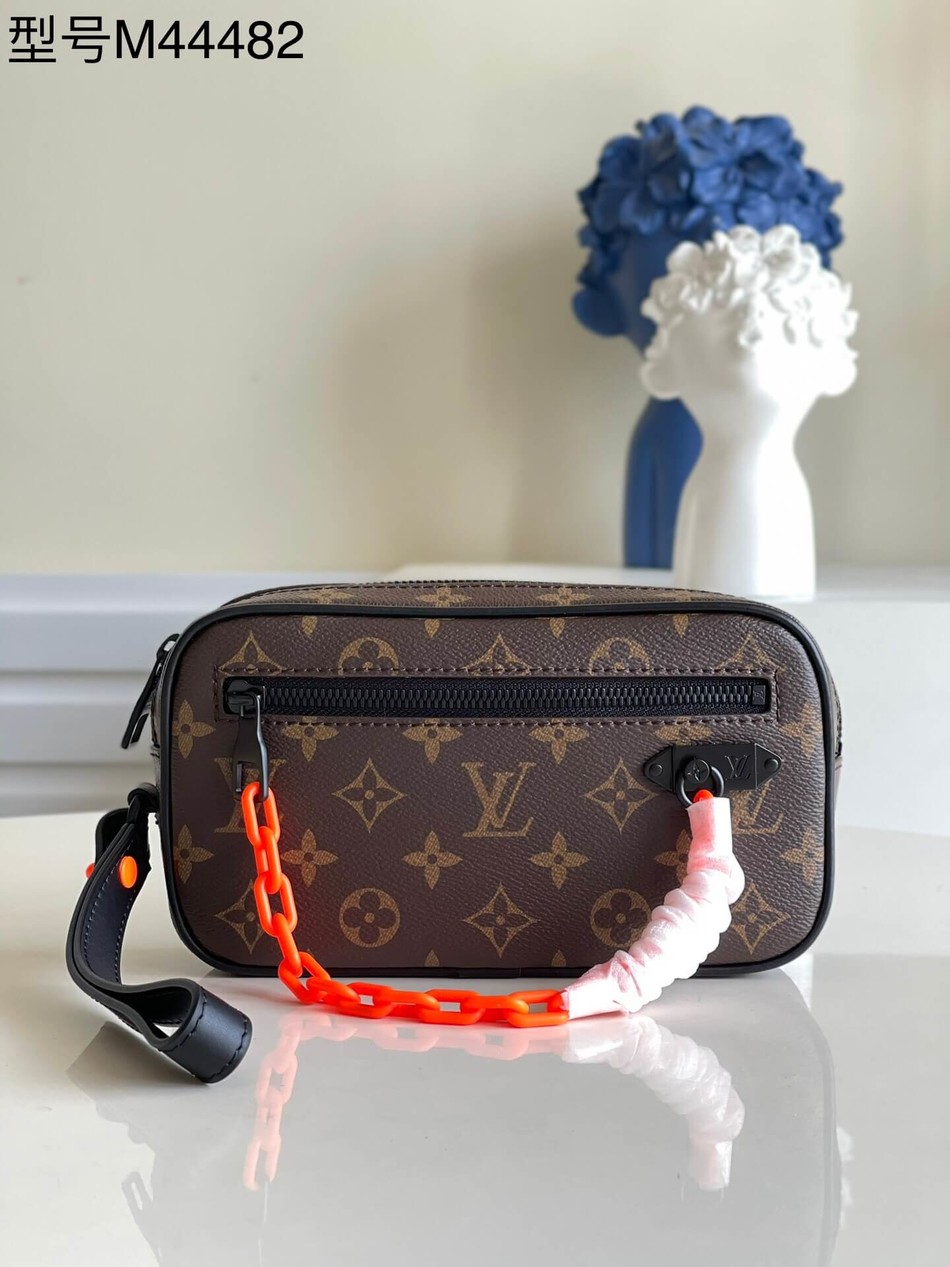 Louis Vuitton Virgil Abhol Chain Clutch Presbyopia M44482