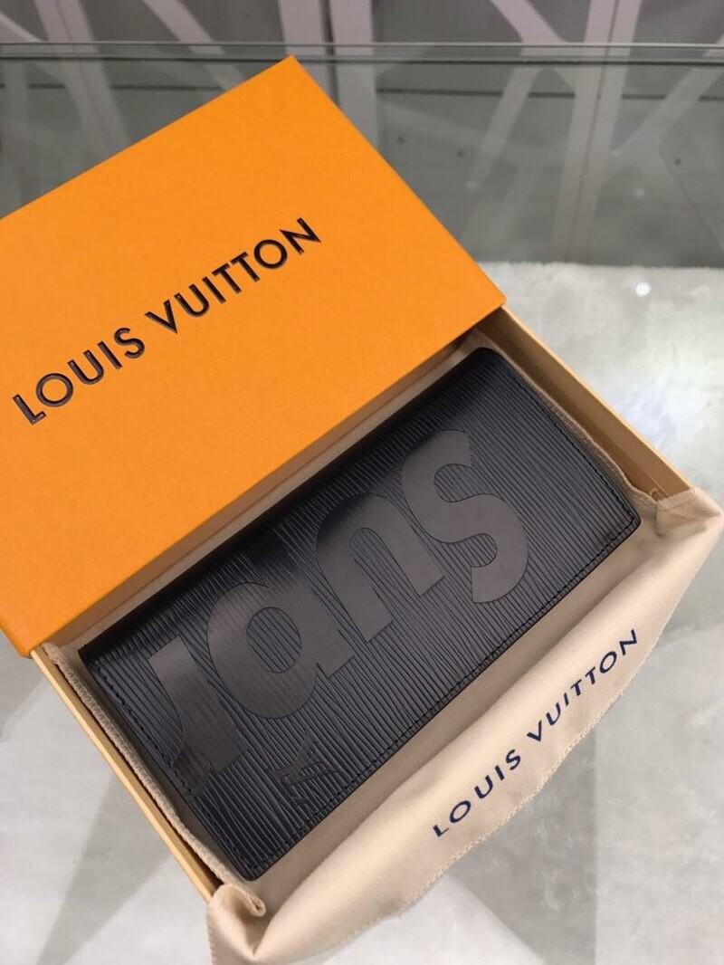 Louis Vuitton Supreme wallet M60622