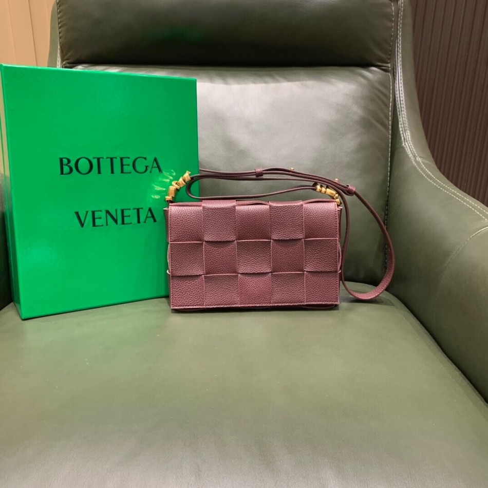 Bottega Veneta Cassette Bag 666870 Burgundy Metal Accessories
