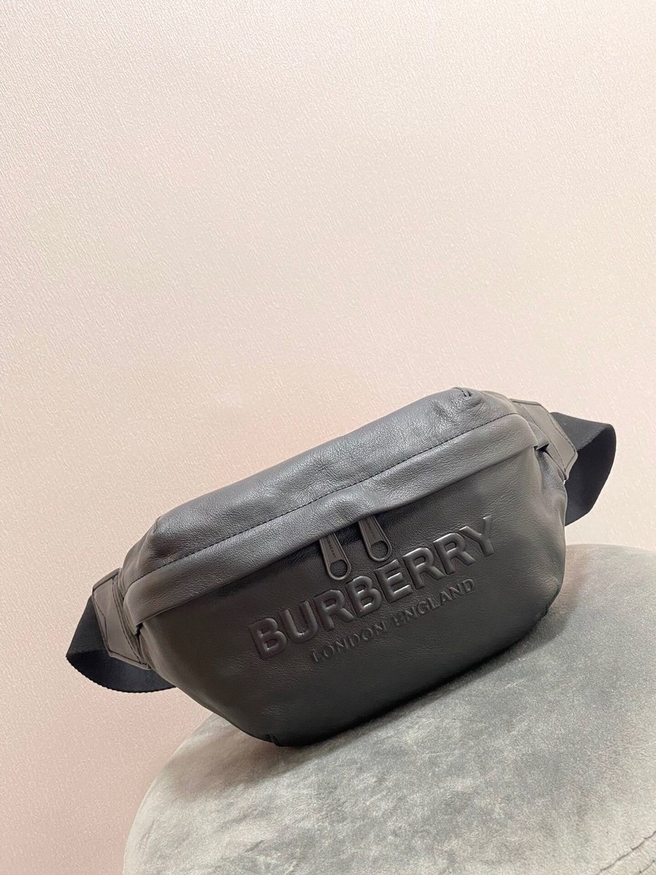 Burberry leather belt bag