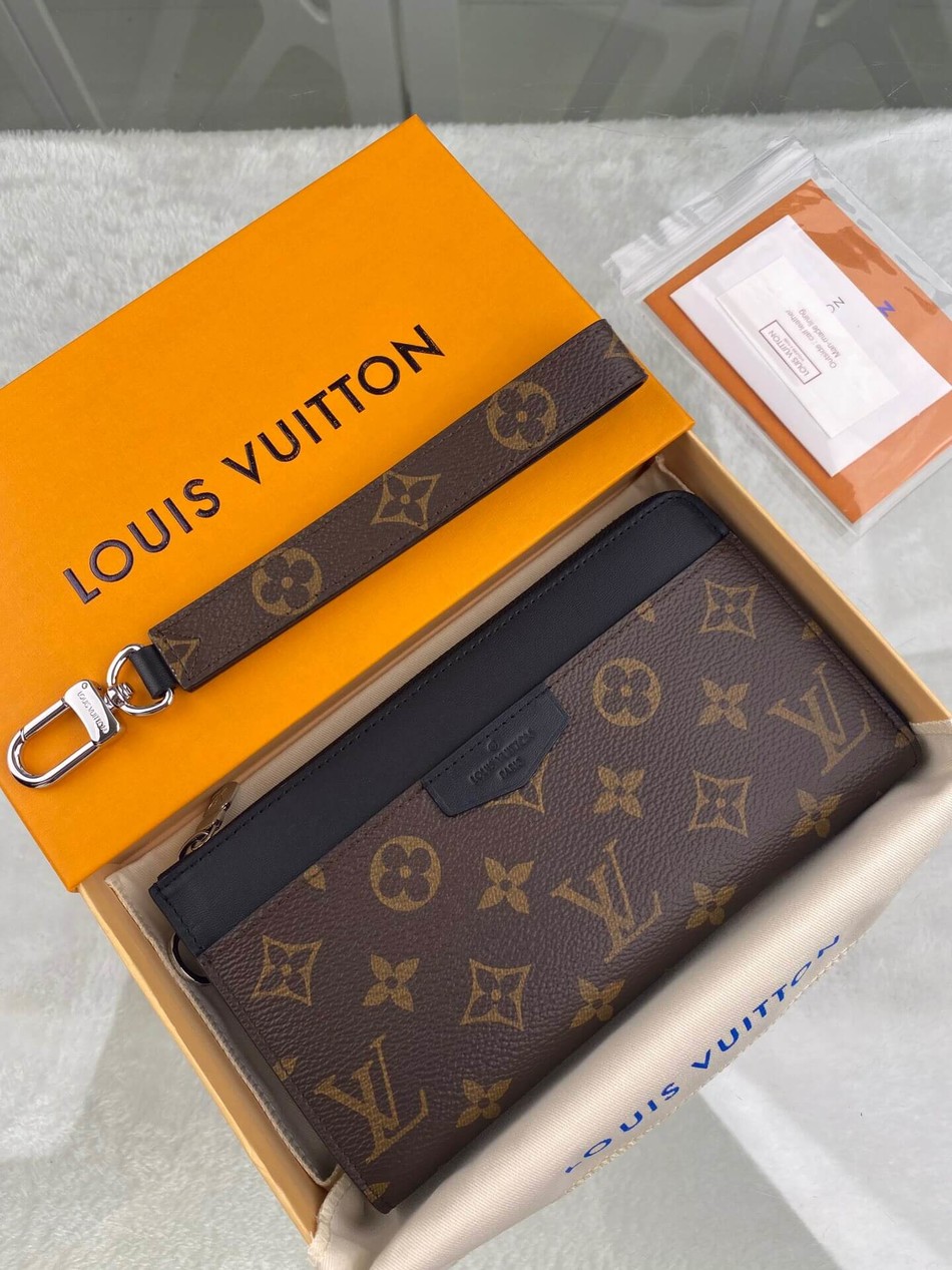 Louis Vuitton Zippy Dragonne Wallet M69407