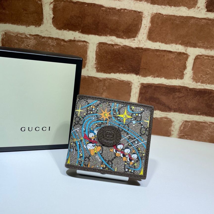 Gucci Disney x Gucci Donald Duck Print Bifold Wallet 647937