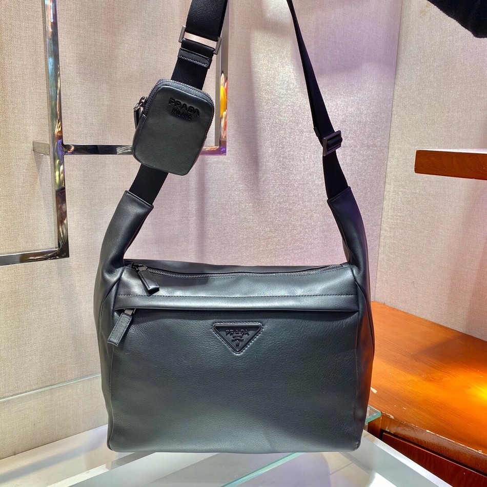 Prada Leather shoulder bag 2VH125_2DMF_F0002_V_OOO