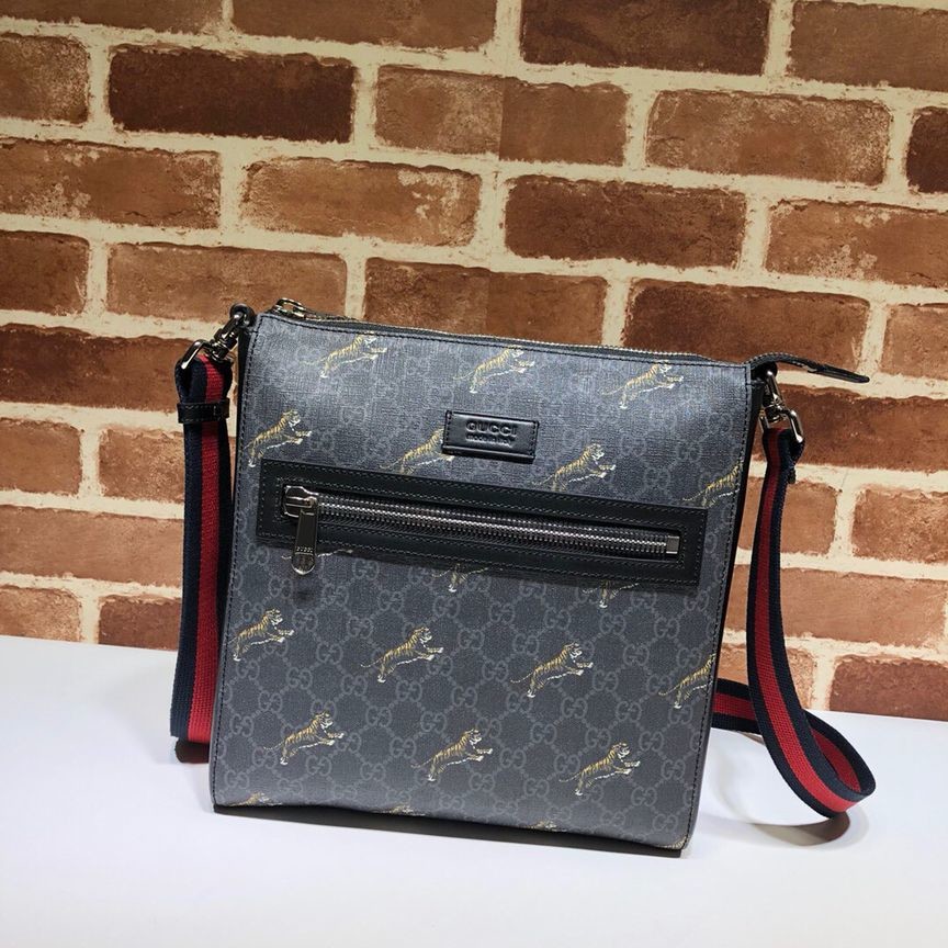 Gucci tiger print canvas messenger bag