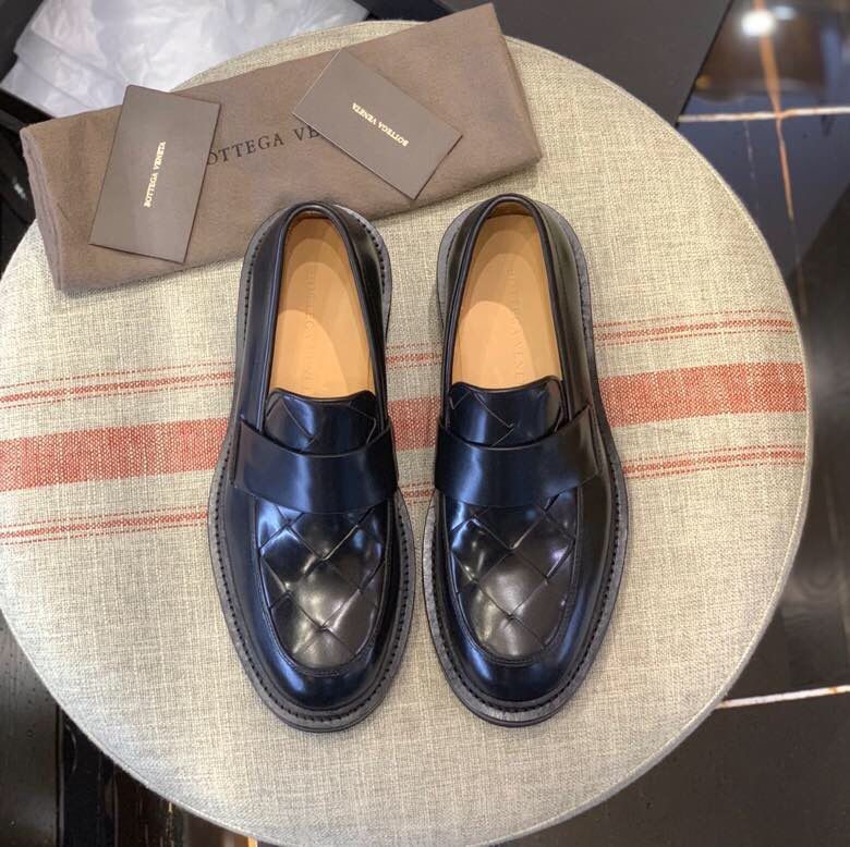 Bottega Veneta Men s leather shoes
