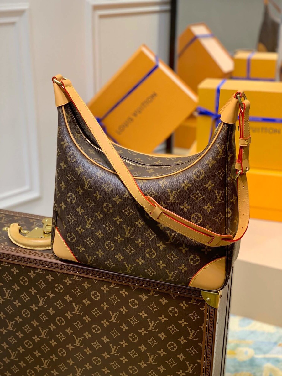 Louis Vuitton Used large croissant M51260