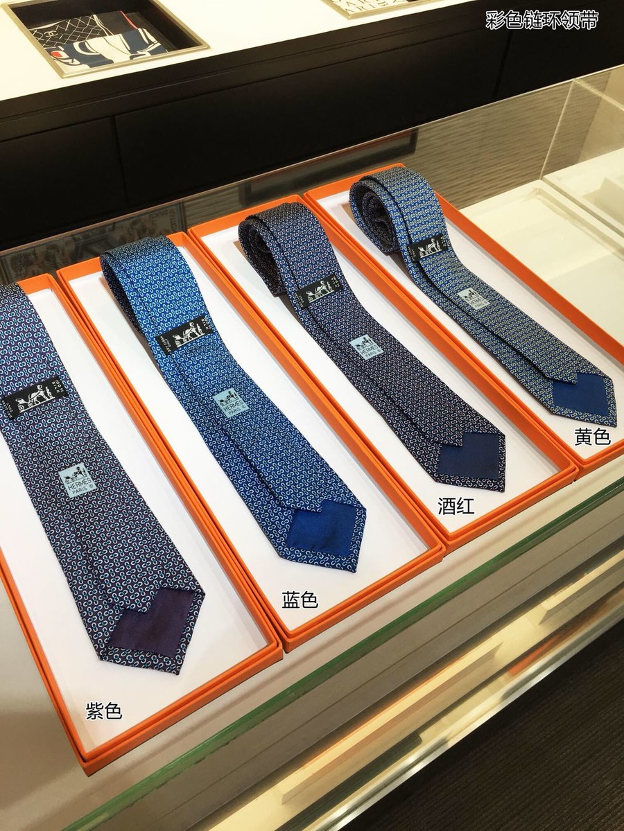 Hermes 100% Top Twill Silk Color Link Tie