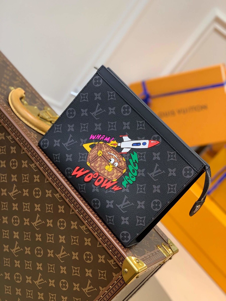 Louis Vuitton Pochette Voyage Clutch M80914