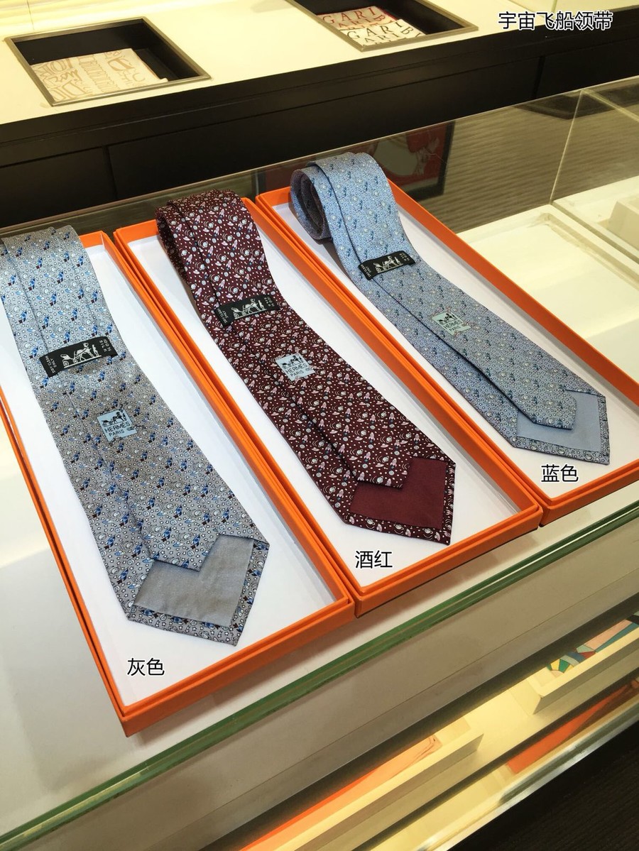 Hermes 100% premium twill silk spaceship tie