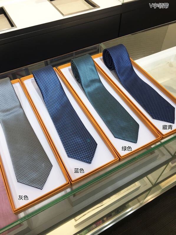 Louis Vuitton 100% top jacquard silk V neck tie