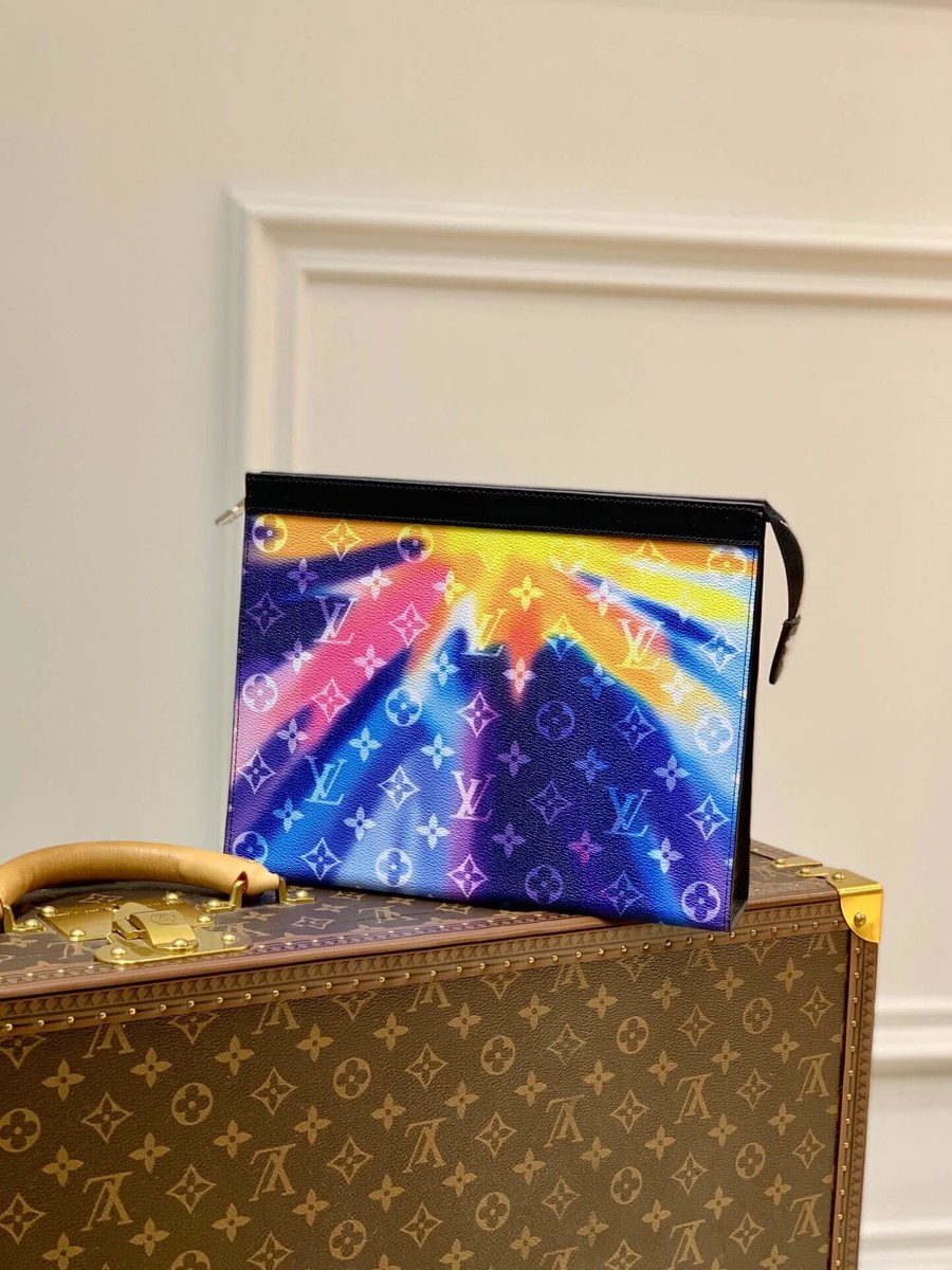 Louis Vuitton Pochette Voyage Clutch M45941