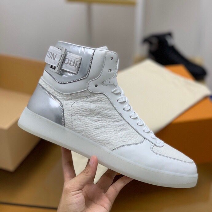 Louis Vuitton Grained Calfskin Color Men s High Top Sneakers
