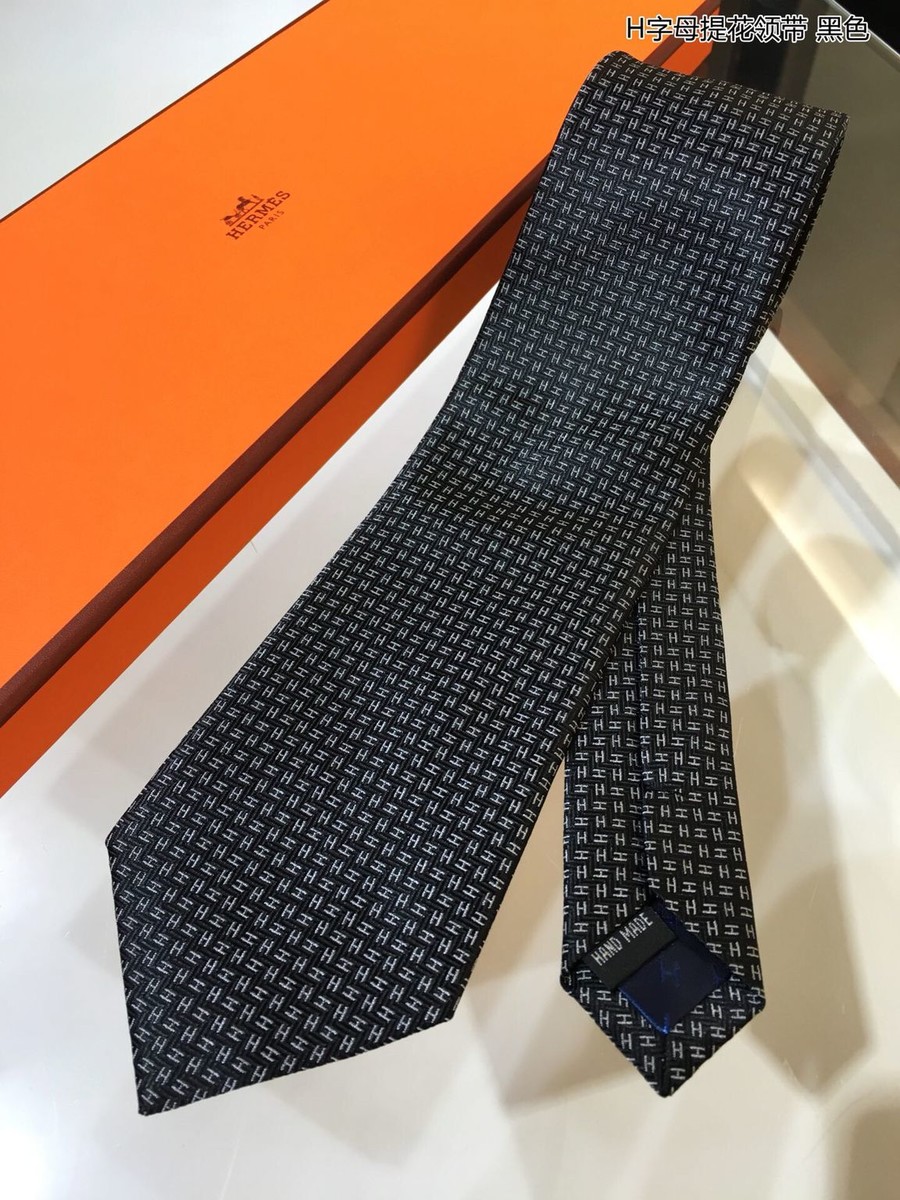 Hermes Twill silk letter jacquard tie
