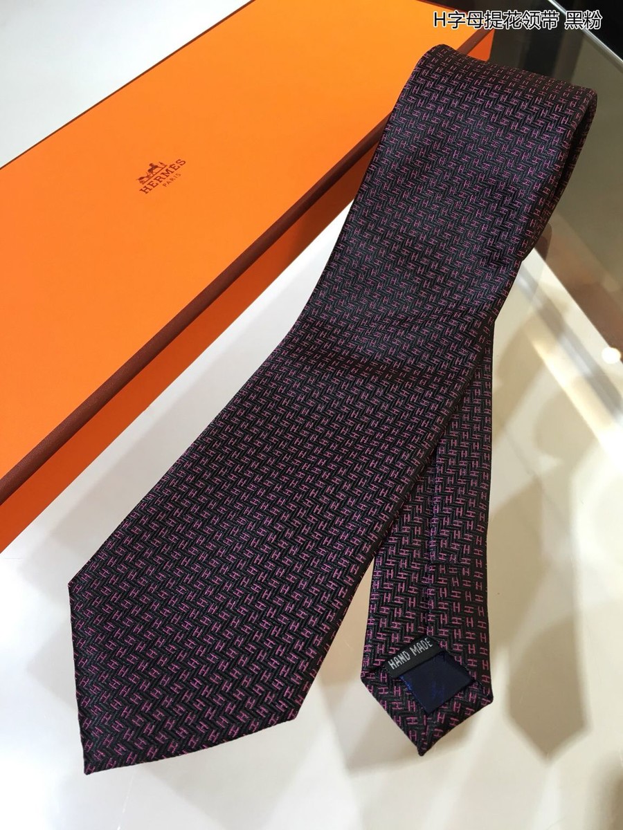 Hermes Twill silk letter jacquard tie