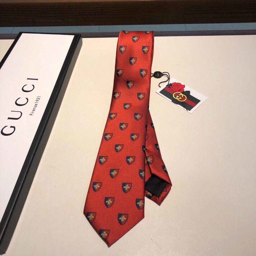 Gucci Jacquard silk tie with insect pattern