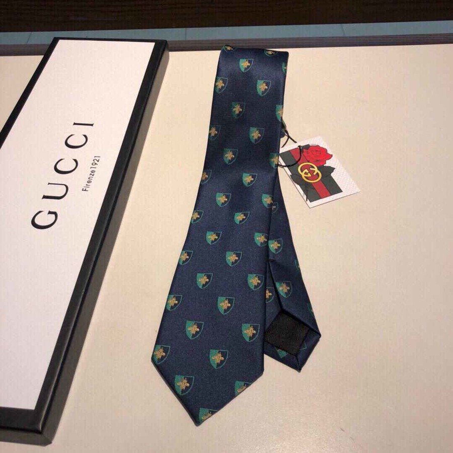 Gucci Jacquard silk tie with insect pattern