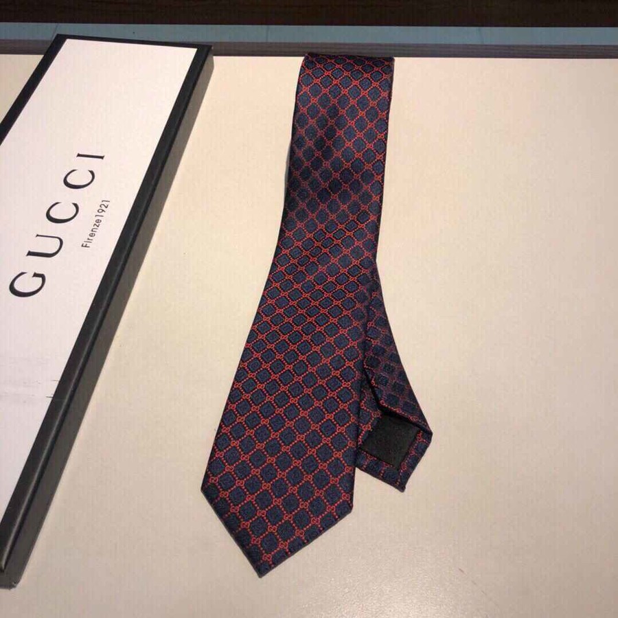 Gucci Three-dimensional effect geometric rhombus silk tie