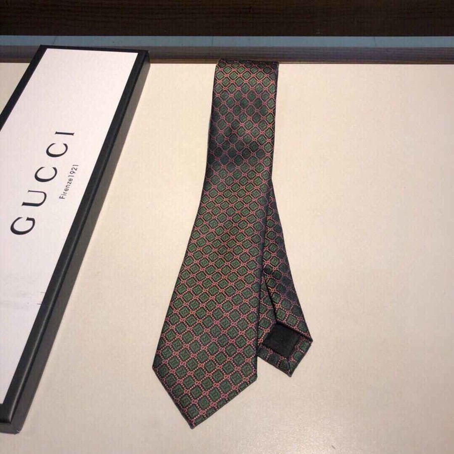 Gucci Three-dimensional effect geometric rhombus silk tie