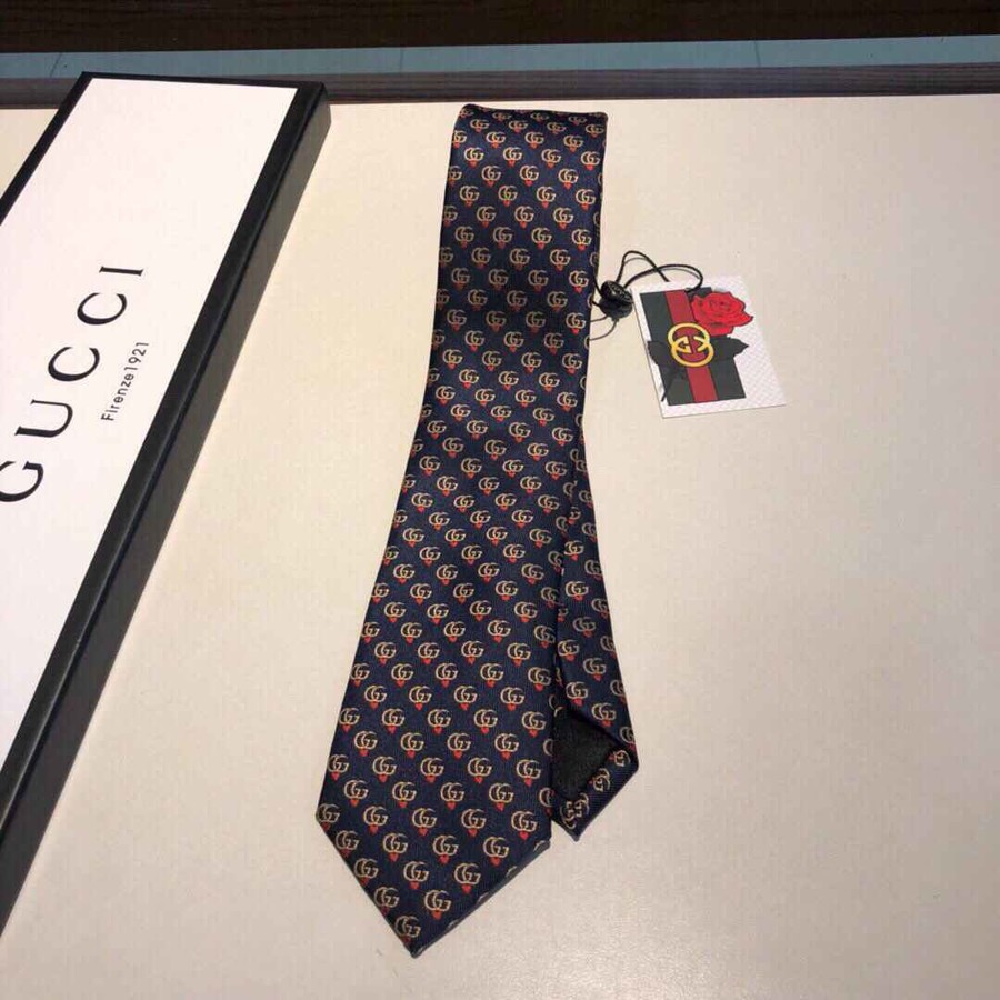 Gucci Red heart+GG pattern jacquard silk tie