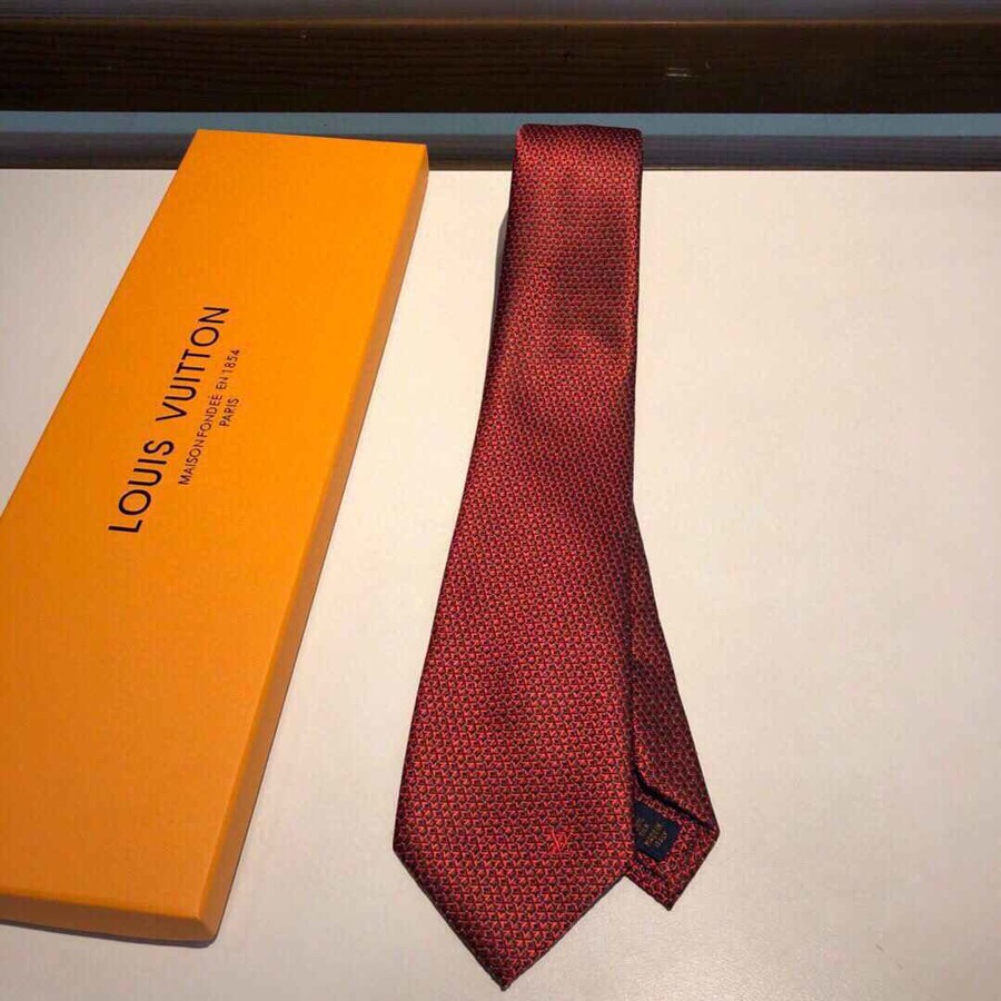 Louis Vuitton Geometric pattern classic men s tie