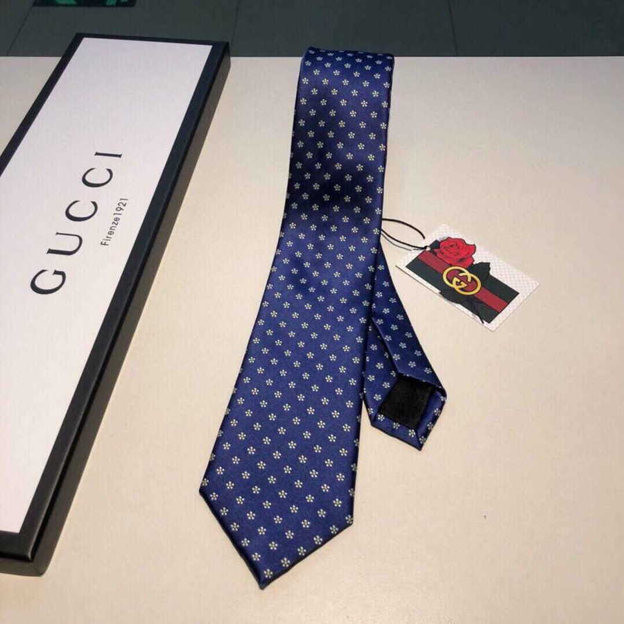 Gucci Jacquard silk men s tiger head tie
