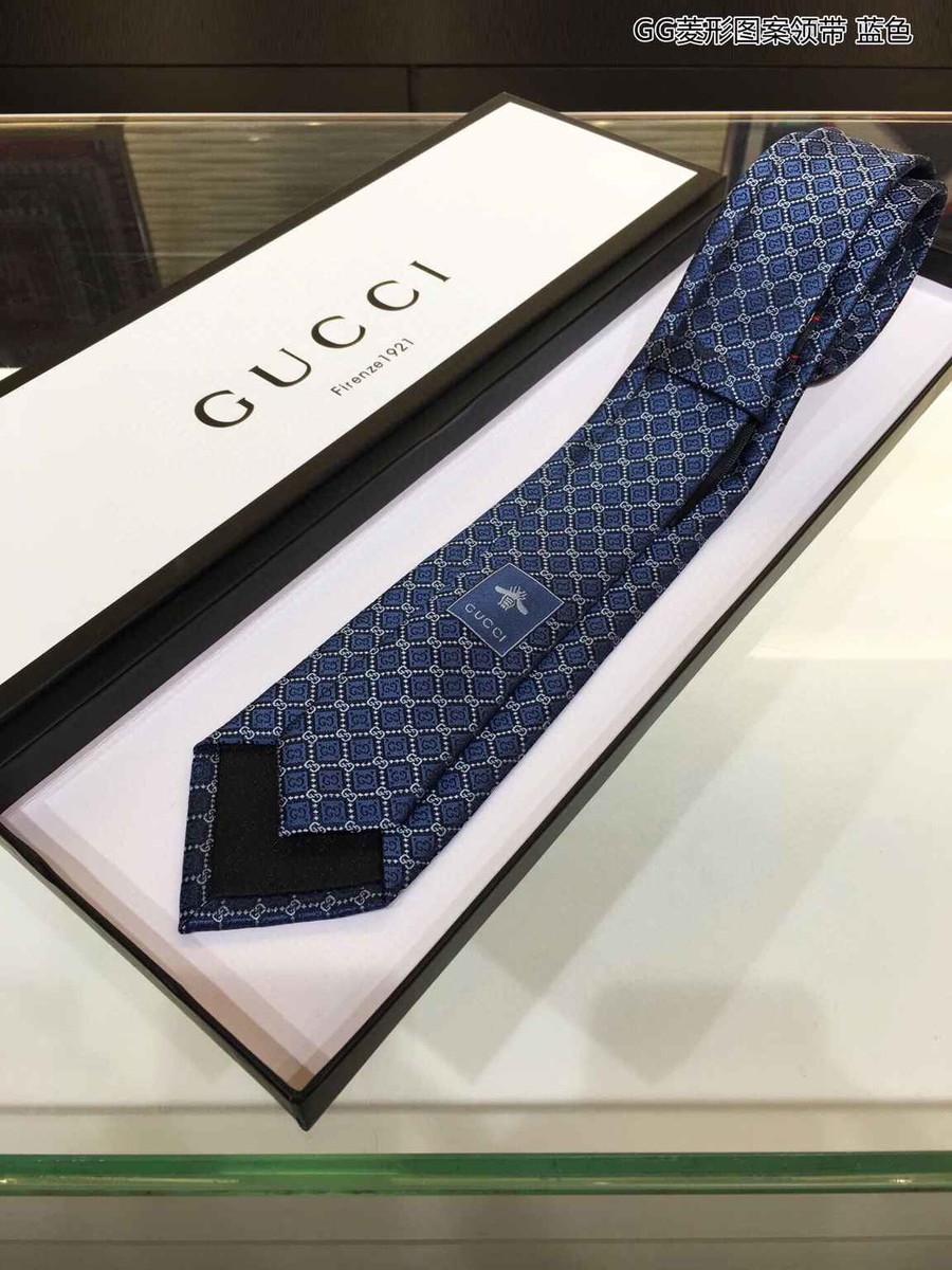 Gucci Jacquard silk GG diamond pattern tie
