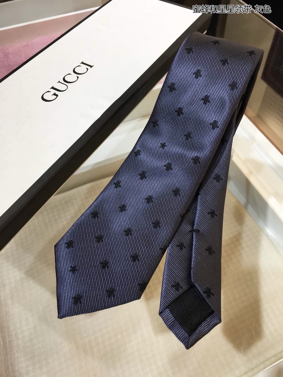Gucci Jacquard silk bee and star tie