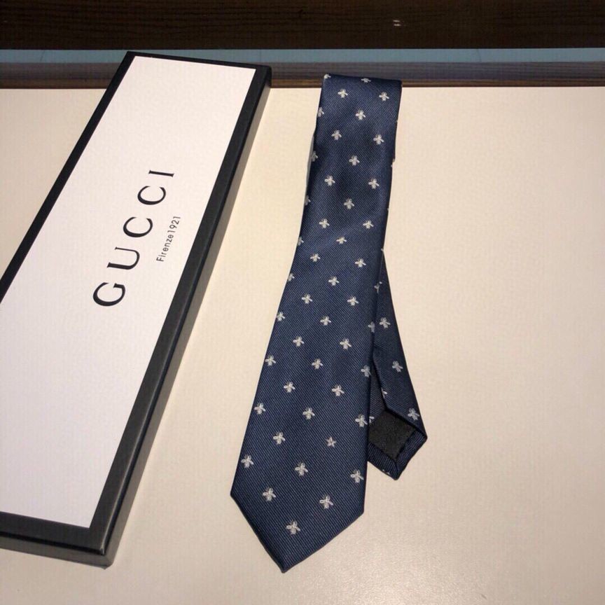 Gucci Jacquard silk men s tie