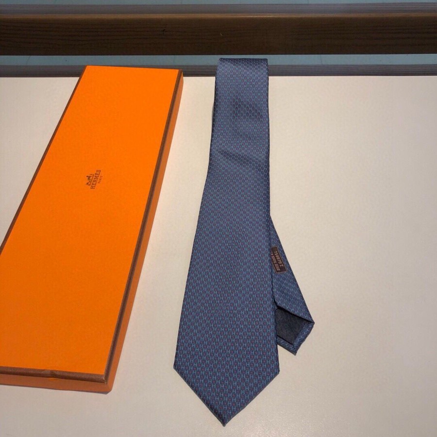 Hermes Twill silk polka dot tie