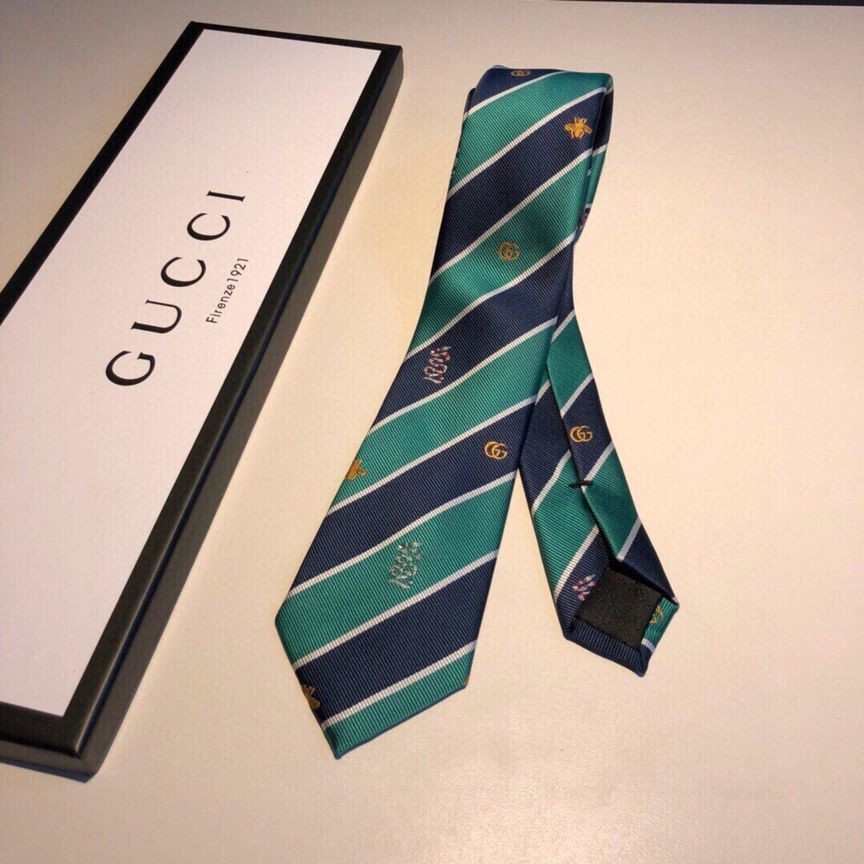 Gucci Jacquard silk men s tie