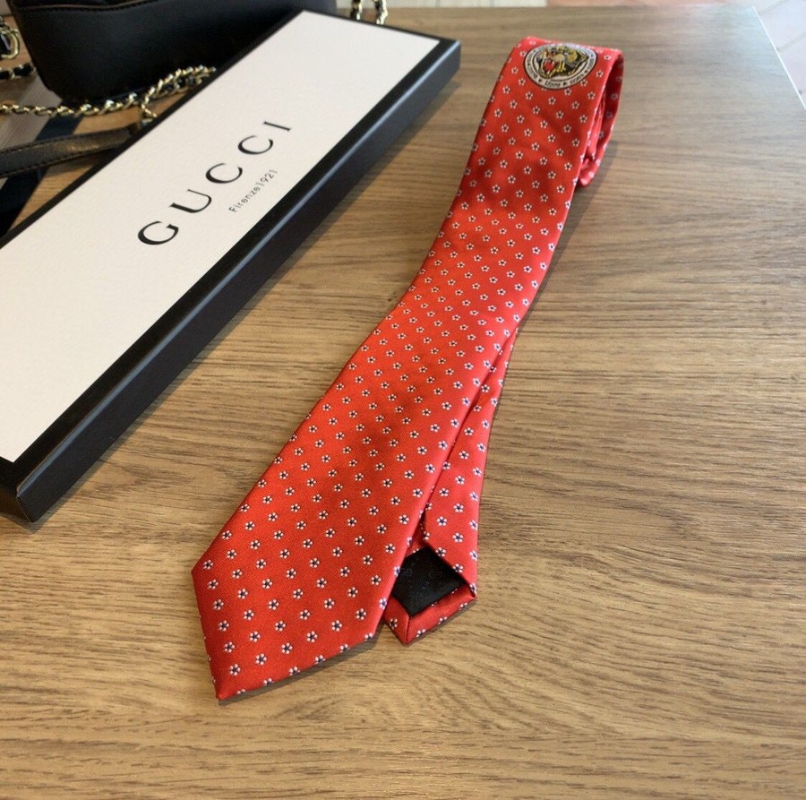 Gucci Jacquard silk tiger head tie