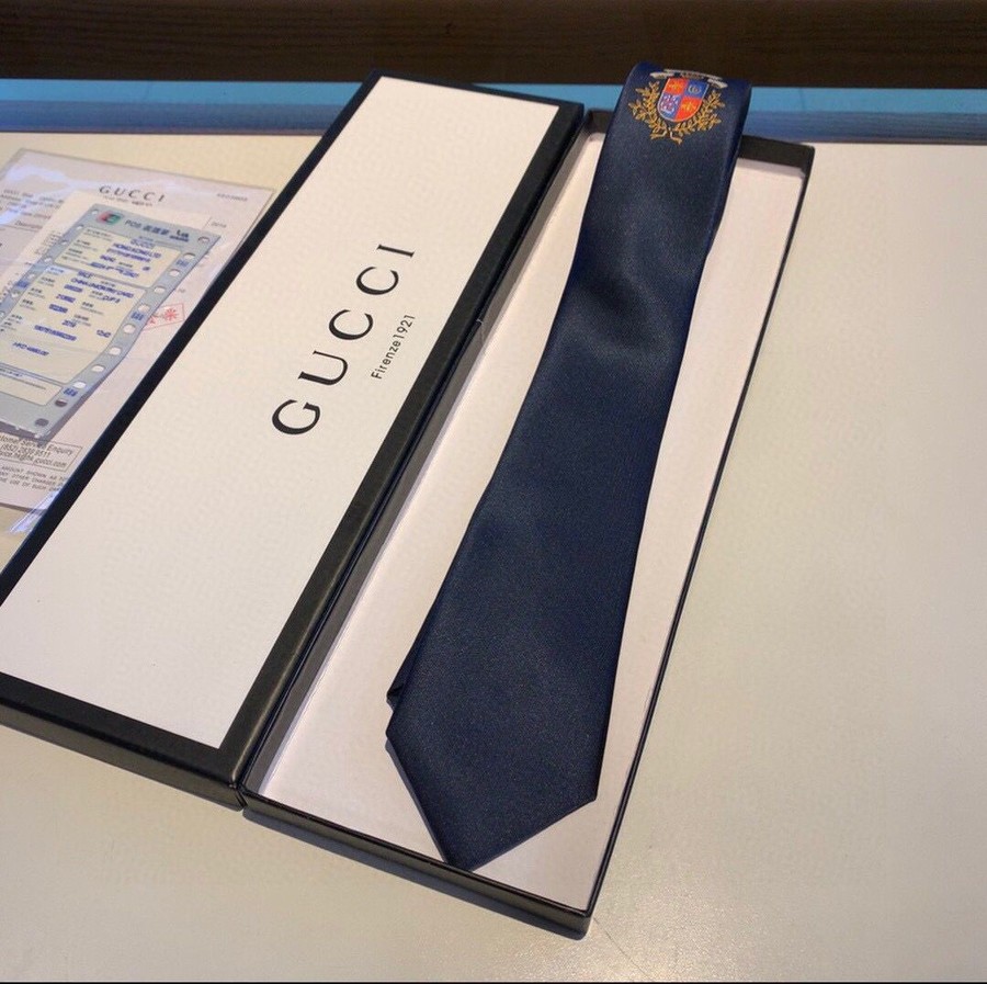 Gucci Jacquard silk men s tie