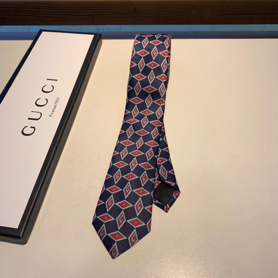 Gucci Contrasting color square letter pattern silk tie