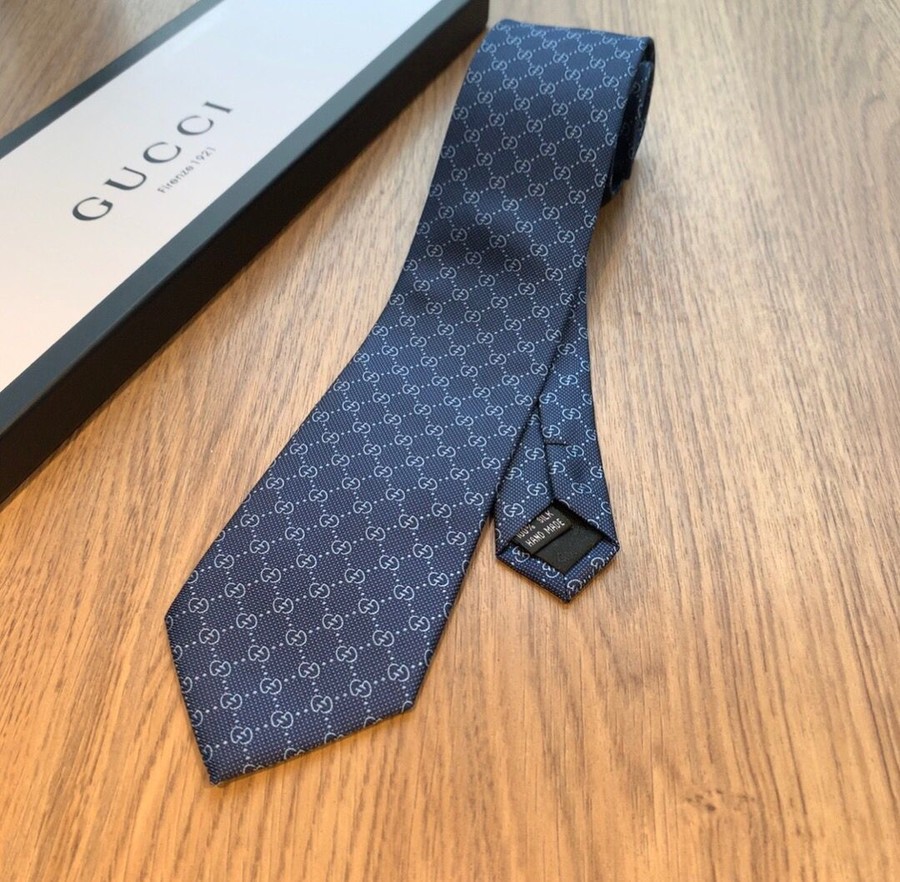 Gucci Jacquard silk men s tie
