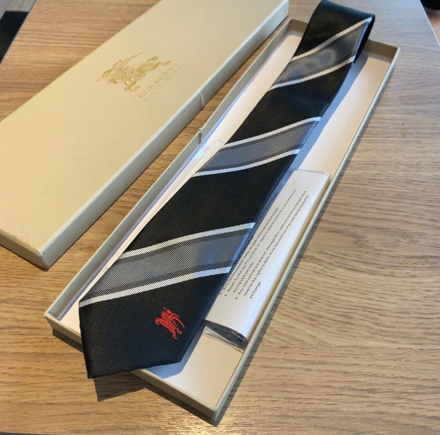 Burberry Vintage check jacquard silk tie