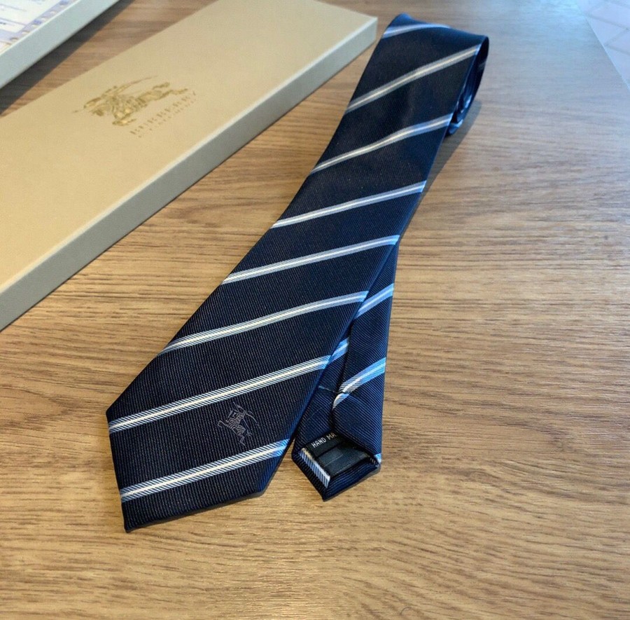Burberry Jacquard silk men s tie