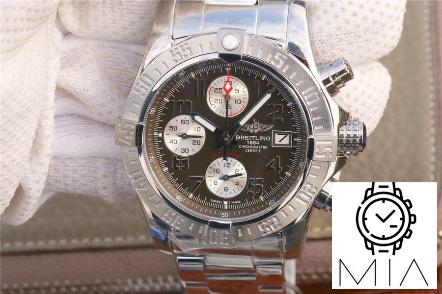 Breitling Avenger II A1338111/F564/170A GF Factory Black Dial