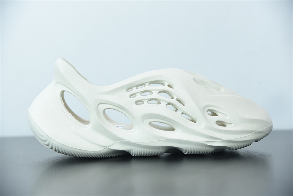 adidas Yeezy Foam RNNR Sand