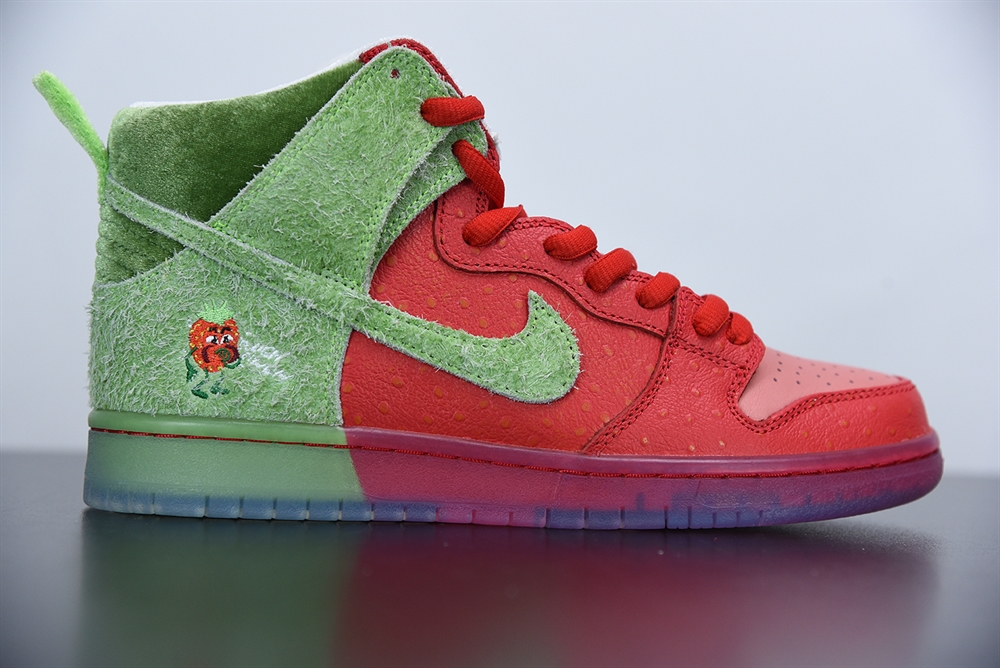 Nike SB Dunk High Strawberry Cough(With Video)